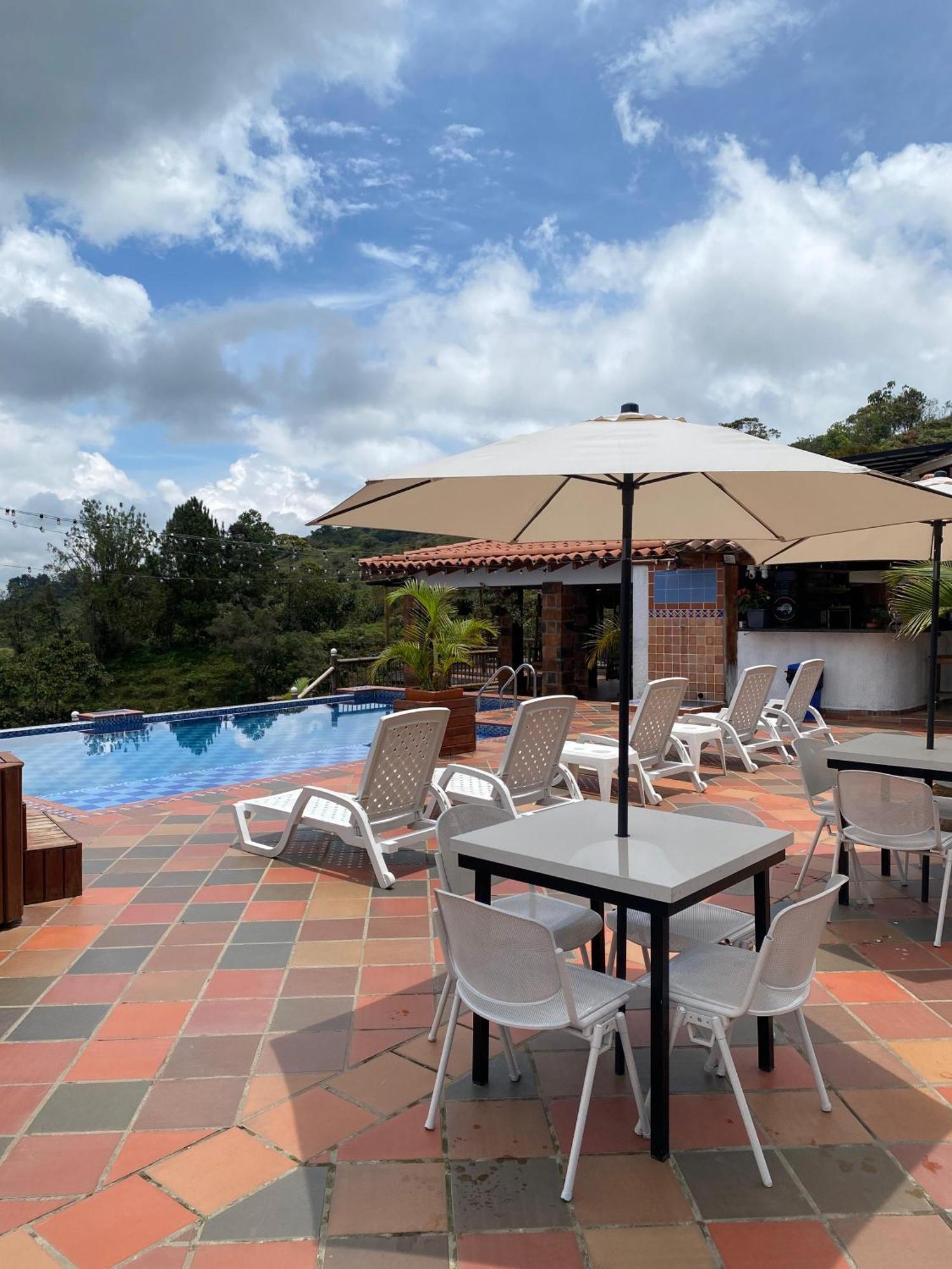 Hotel Estaciones Guatape Luaran gambar
